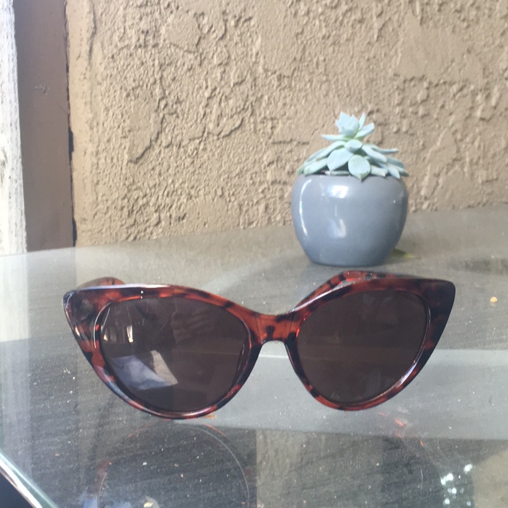 Cat Eye Turtleshell Sunglasses